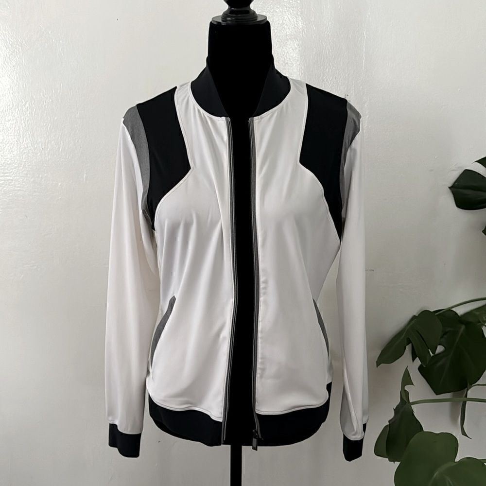 Tail White And Black Jacketeuc - image 3